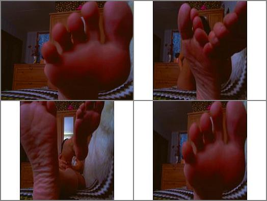 Toes pointing – AbusivePinUp – pretty soles pov