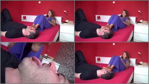 Feet licking – GABRIELLA – Rich Girl’s Afternoon – Foot Worship And Ignoration