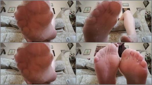 Pantyhose feet – Pixie Feet Nixx wearing thin denier nylons