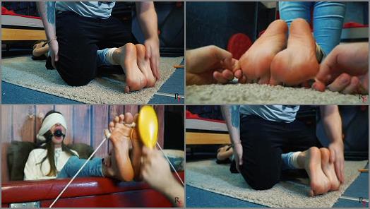 Soles tickling – Russian Fetish – Kristy’s foot arches long tickling