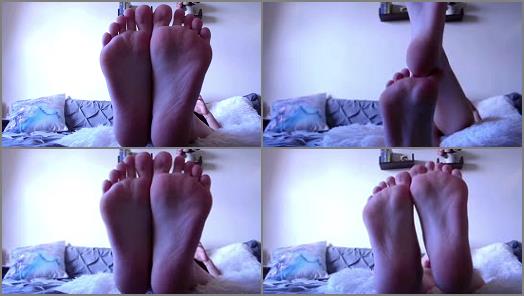 Toes – Venus Venerous – Ignored At My Feet