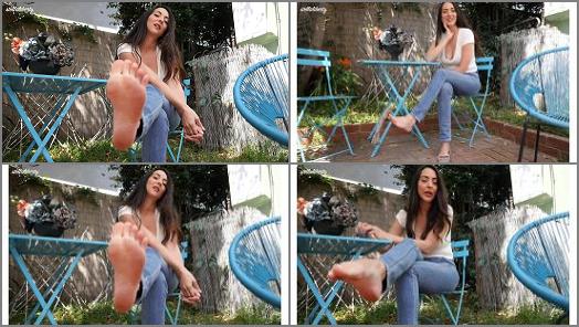 Online View –  Stella Liberty – Family Reunion for Foot Boy