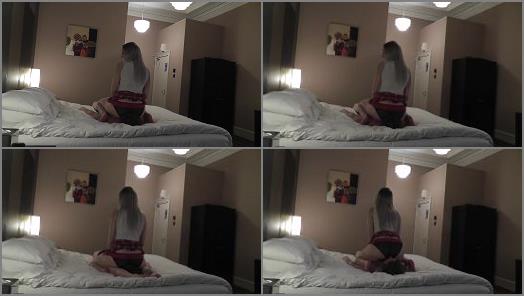 Domination –  Miss Jessica Woods Amateur Clips – Bed facesitting – reverse