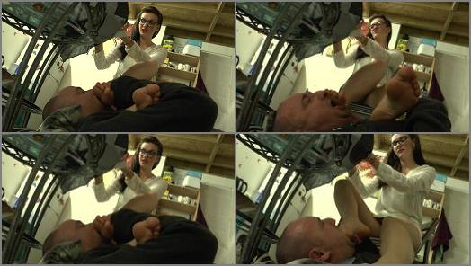 Foot humiliation – Sexy Assassin – Kiss Her Feet, Then Gag