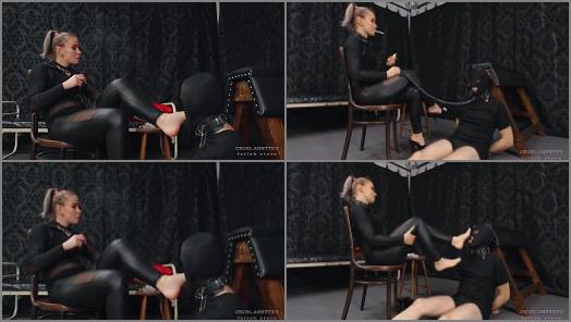 Foot in mouth – Lady Anette – Foot Worship On A Leash