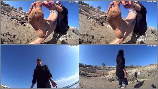 Footfetishbb – Goddess Rea – REA – Barcelona Trip – DAY3: SITGES BEACH – Worship My Sandy Feet! – Dirty Feet POV