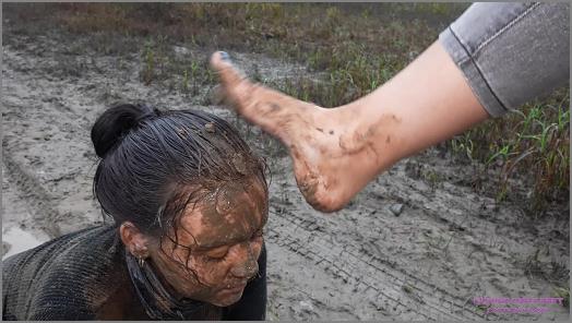 Muddy feet – Licking Girls Feet – NICOLE – You must pass the test to become my slave – Hard lesbian humiliation