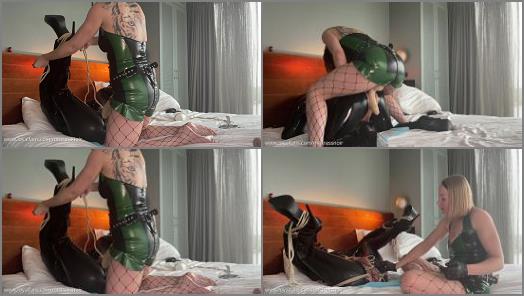 Mistress Pegging Femdom – Mistress Noir – Pegging and anal spreading for my slut