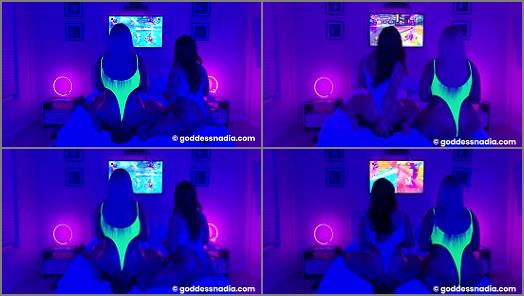 Ass Worship Femdom – Goddess Nadia Ass Clean: Gamer Girl Face Sitting – Scissors
